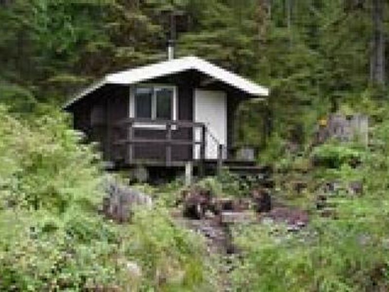 Trollers Cove Cabin