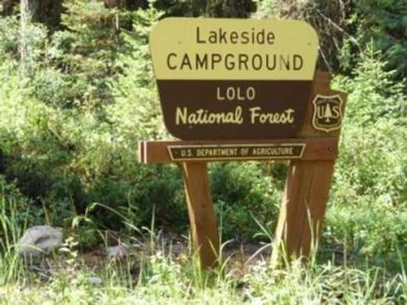 Lakeside Campground Entrance Sign