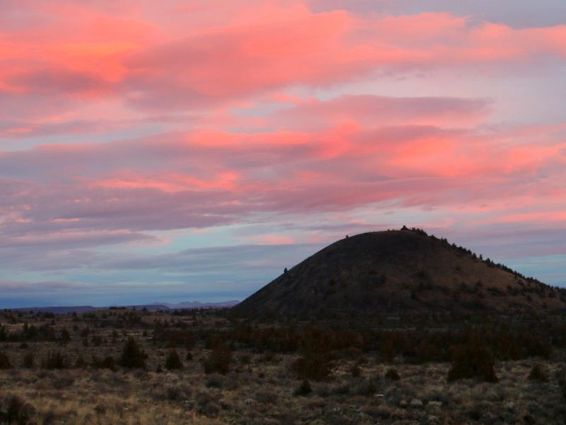 Sunset over Schonchin Butte