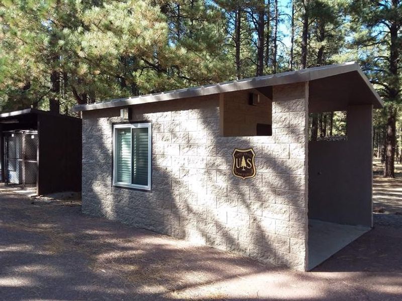 HOYER Management Building