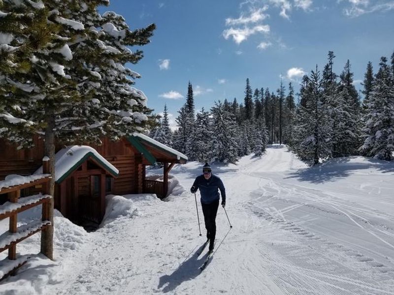 Winter Skiing at Gordon Reese cabin near the CDT.