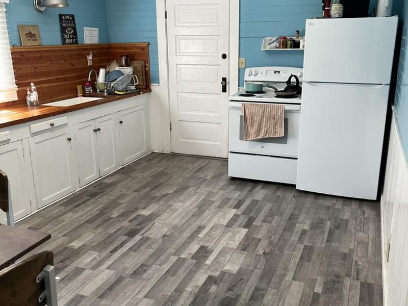 New appliances and flooring in Forest Glen Cabin.