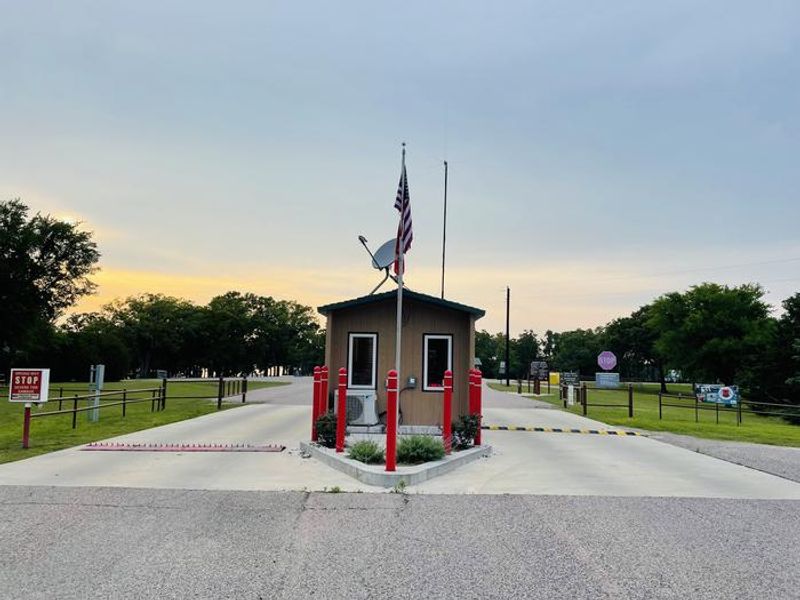 A photo of facility JOHNSON CREEK with No Amenities Shown