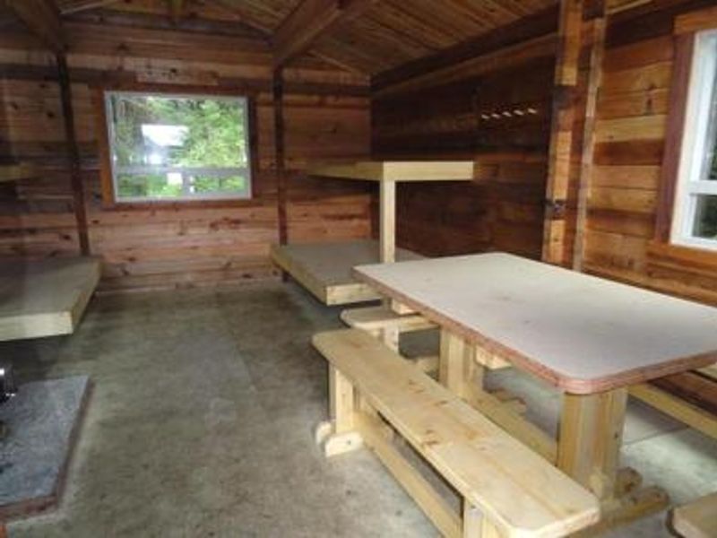 Larger Cabin with two bunks and table