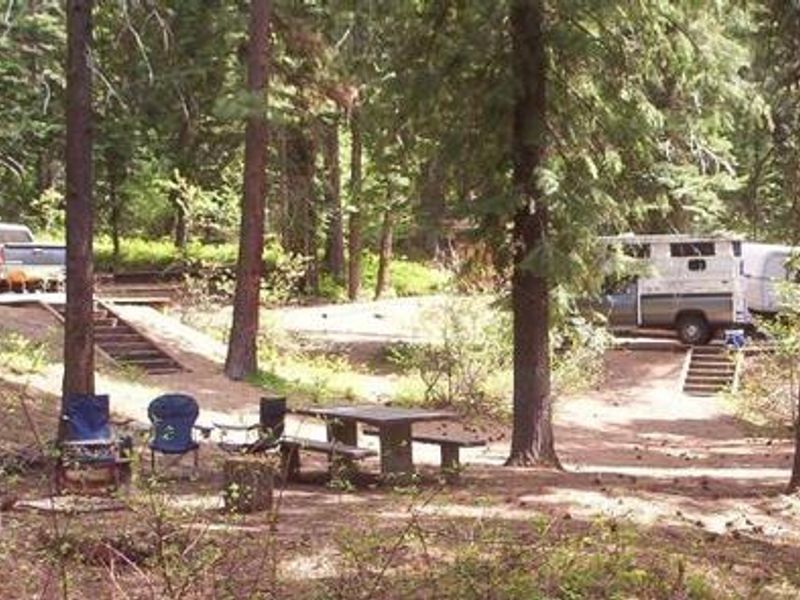Campsites 3 and 5 in Spring Creek Campground.