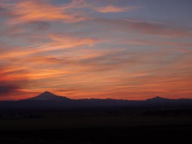 View of Cascade Mountains from South Shore Campground at Haystack Reservoir