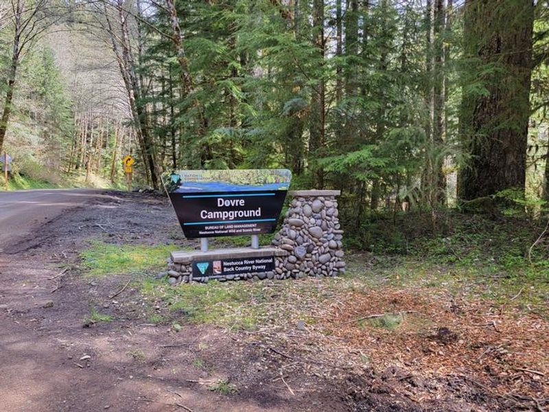 Dovre Campground portal sign