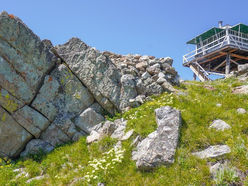 A look at the cab of the lookout from just below the top. 