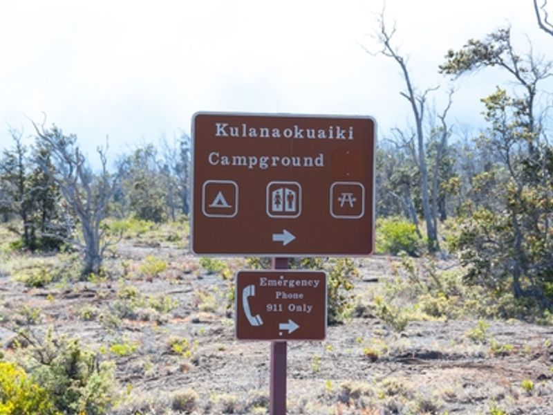 Sign marks the entrance to Kulanaokuaiki Campground