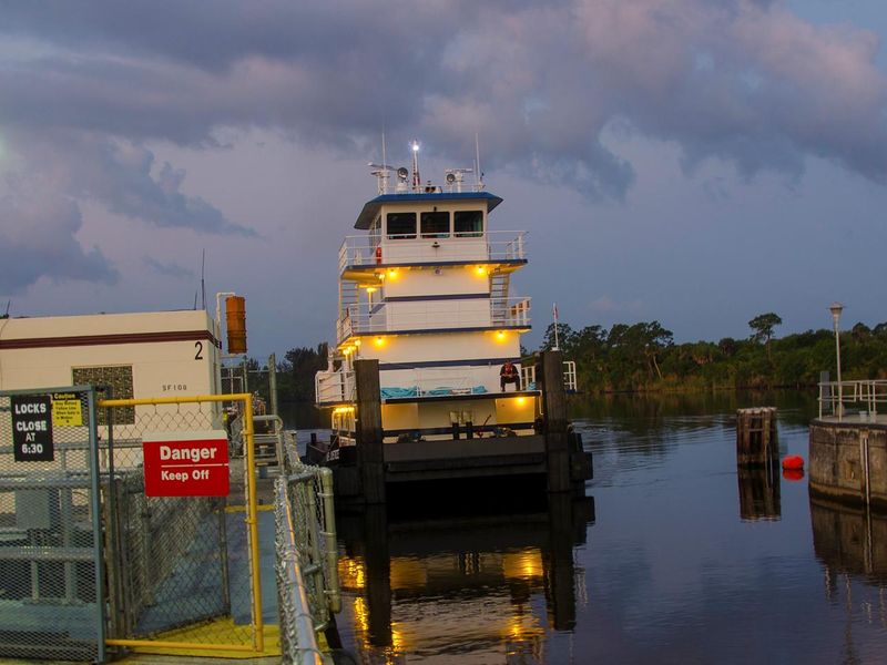 Tugboat entering St Lucie Lock