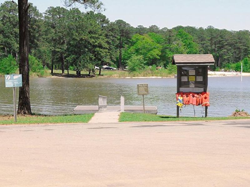Sweetwater Campground boat dock.