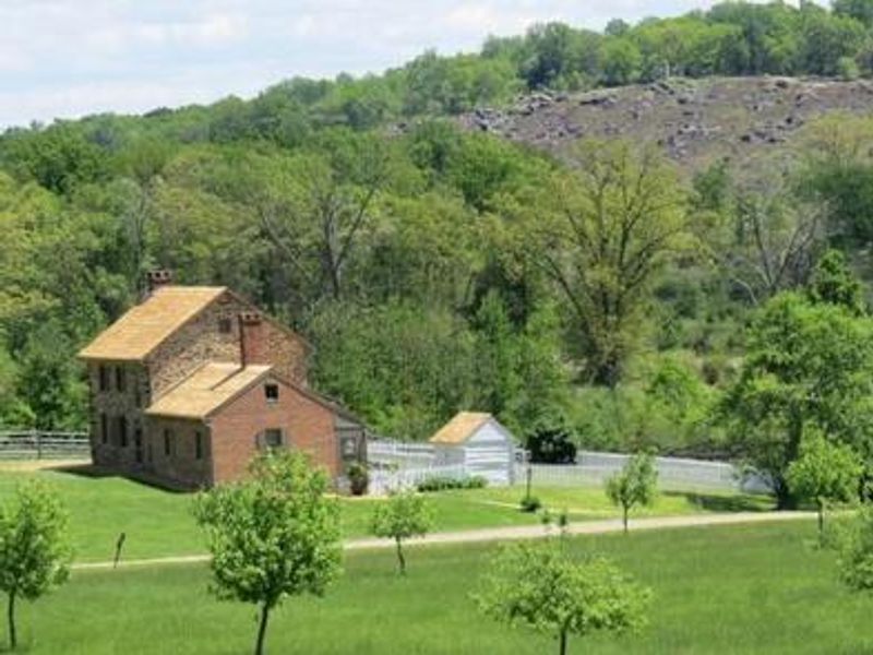 Exterior of Bushman house with driveway