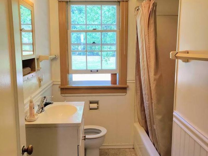 Savenac West Cottage Bathroom