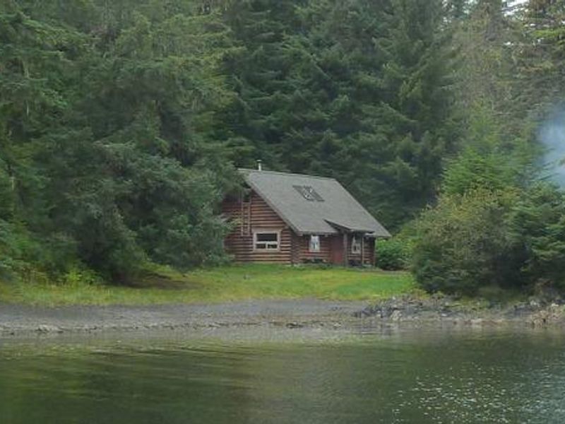 Samsing Cove Cabin