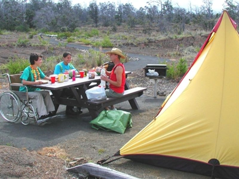 Picnickers at Kulanaokuaiki Campground