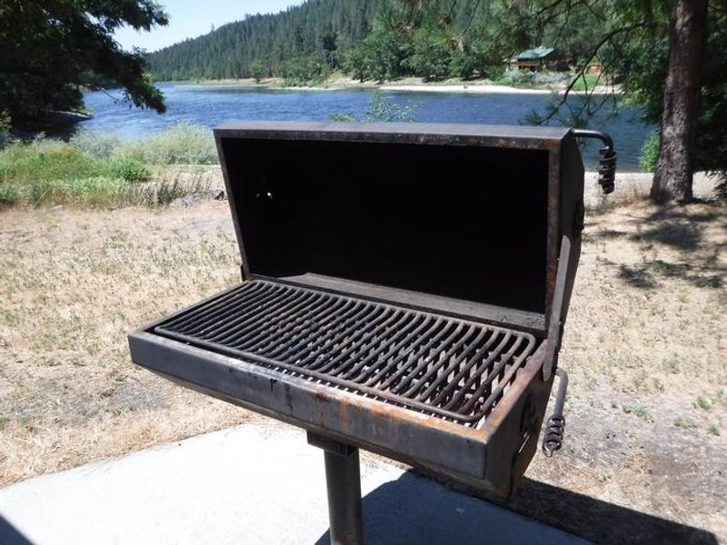 One of two standing grills available for use at the large day use pavilion at Pink House Recreation Site. 