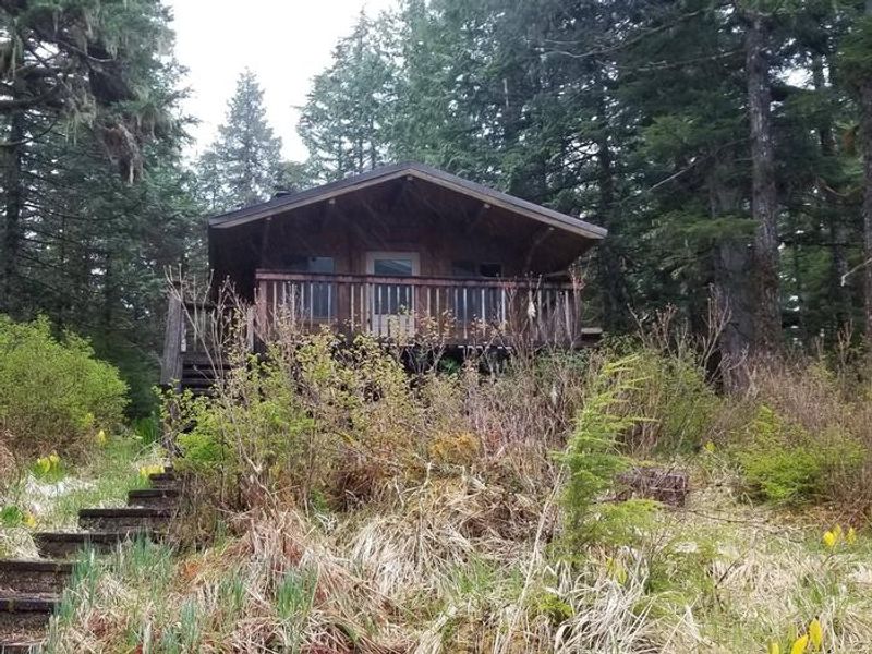 SE Heckman Cabin