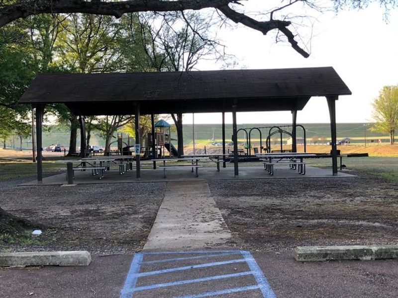 Outlet Channel Pavilion 716