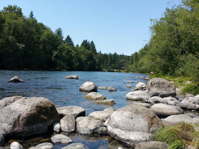 North Santiam River at Fishermen's Bend