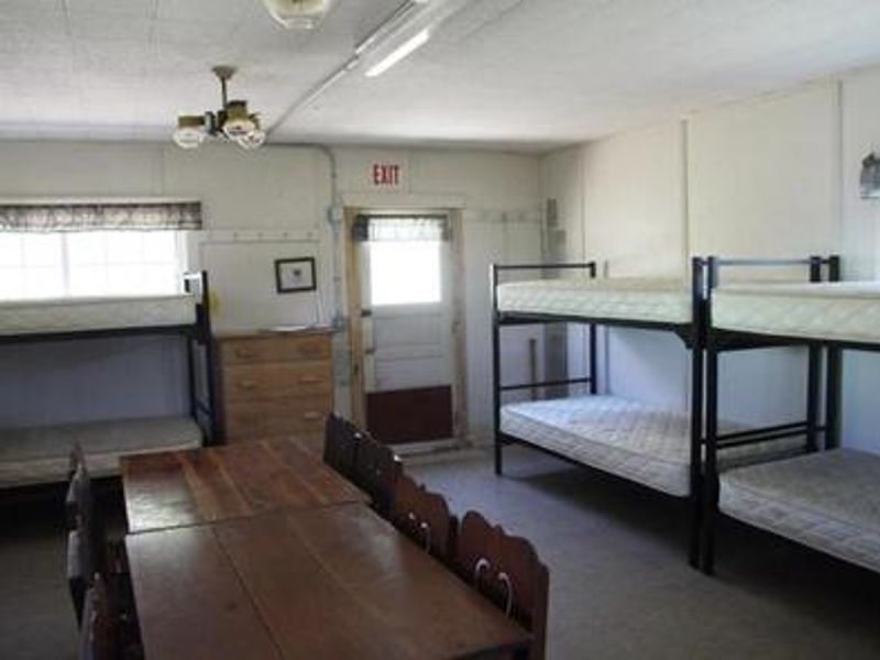 four bunk beds (8 people)