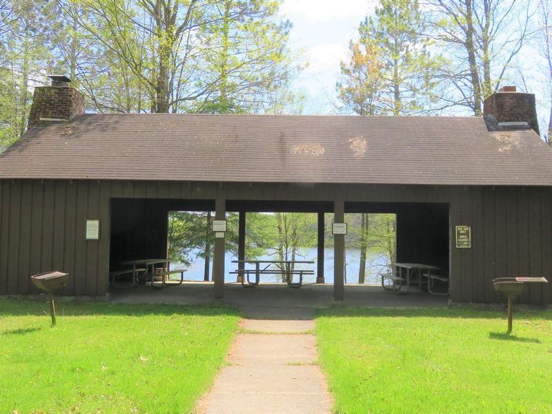View of the Spearhead Point shelter from the parking lot