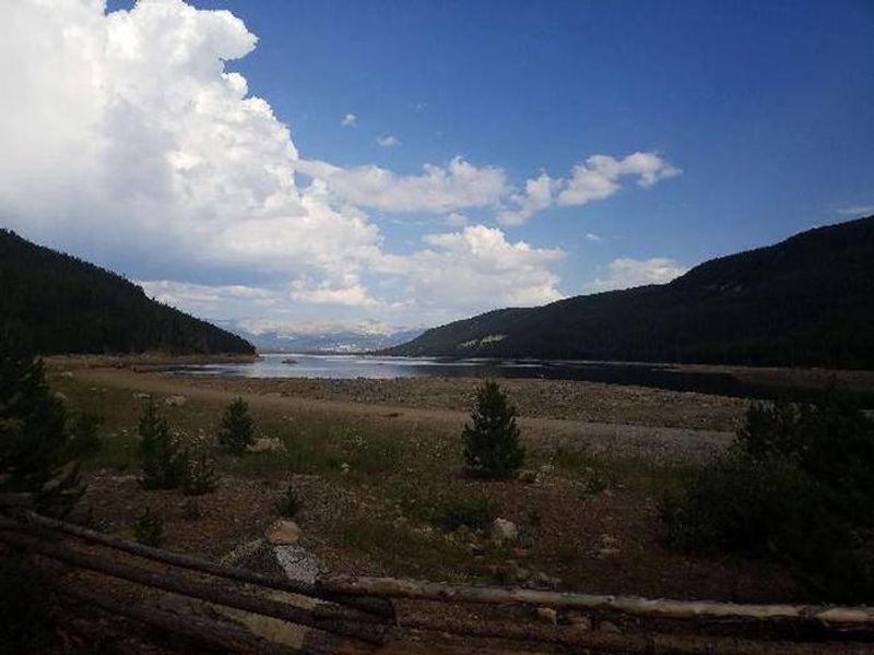 May Queen Campground trailhead