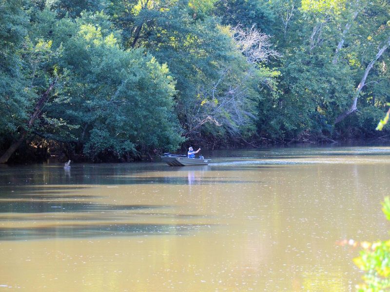 Riverside Park Day Use Area, River Fishing
