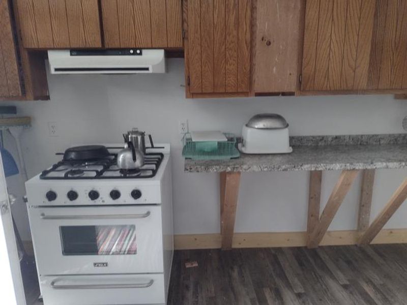 Propane cookstove, dish bin