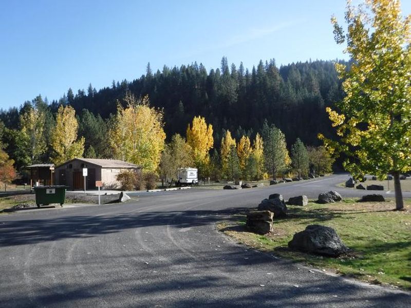 Beautiful fall colors at Pink House Recreation Site.
