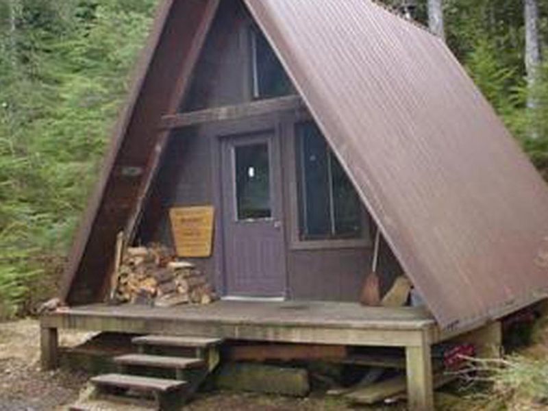 CHURCH BIGHT CABIN