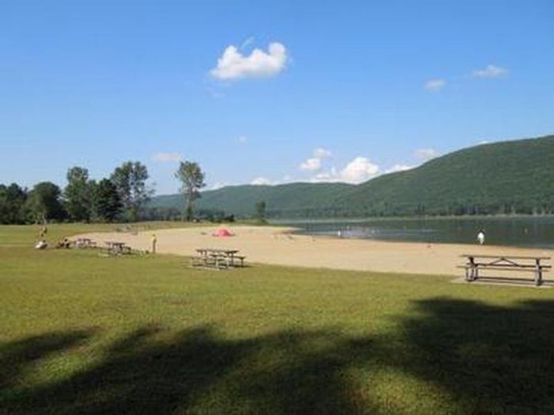 Surry Mountain Lake Beach