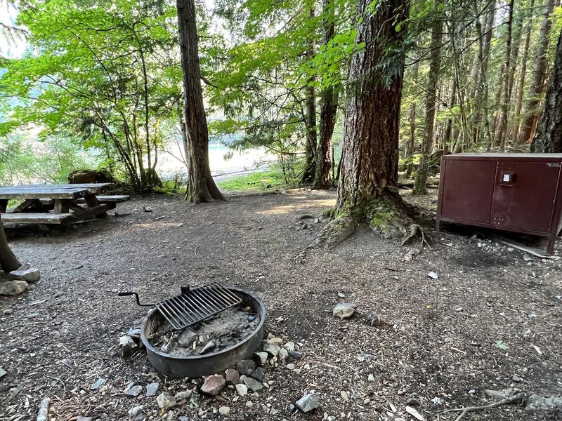 Campsite near the lakeshore. 