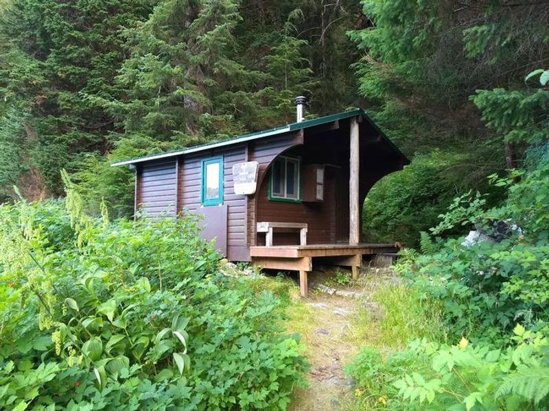 BARANOF LAKE CABIN