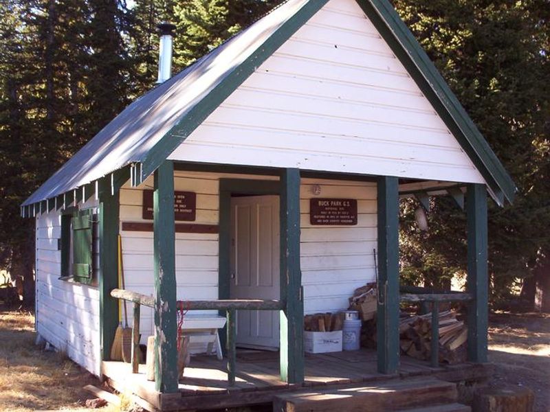 Buck Park Cabin - porch and exterior