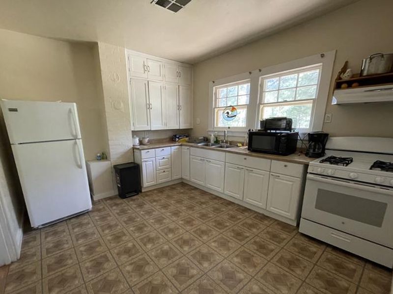 Fully equipped Kitchen, Palisades Cabin
