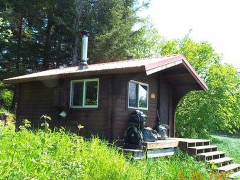 DOUBLE BAY CABIN