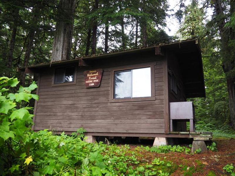 Harding River Cabin exterior