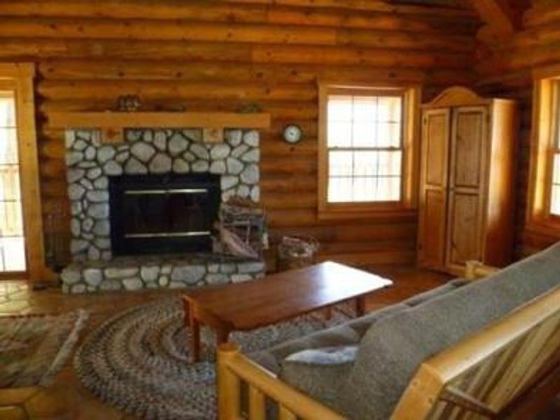 Hillside cabin's living room.