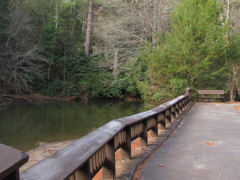 This Fishing Pier is within walking distance from all campsites.