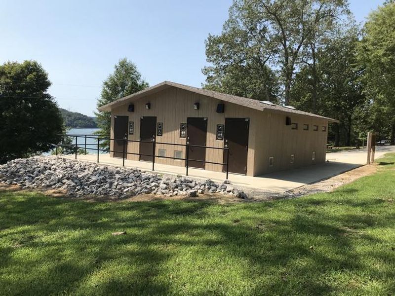 WILLOW GROVE CAMPGROUND SHOWER HOUSE AT THE BACK OF THE PARK IN THE TENT CAMPING AREA
