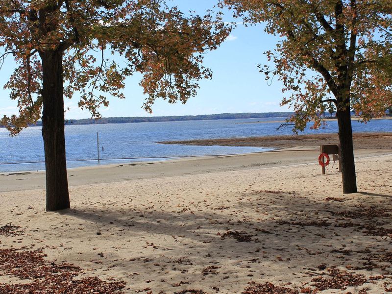 Welcome to North Bend Park! This is the Day Use Area Beach located in North Bend Park. 