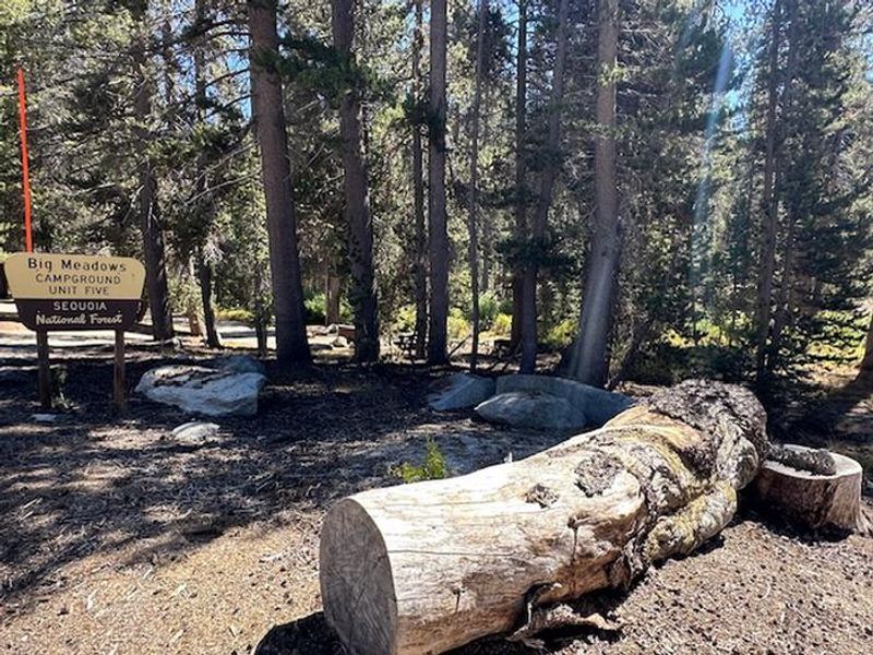 Unit Five Entrance Sign