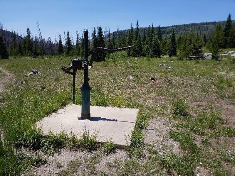 Seedhouse Group Site handpump