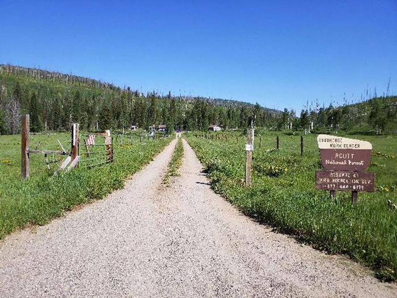 Seedhouse Guard Station entrance, NFSR 400, Seedhouse Road
