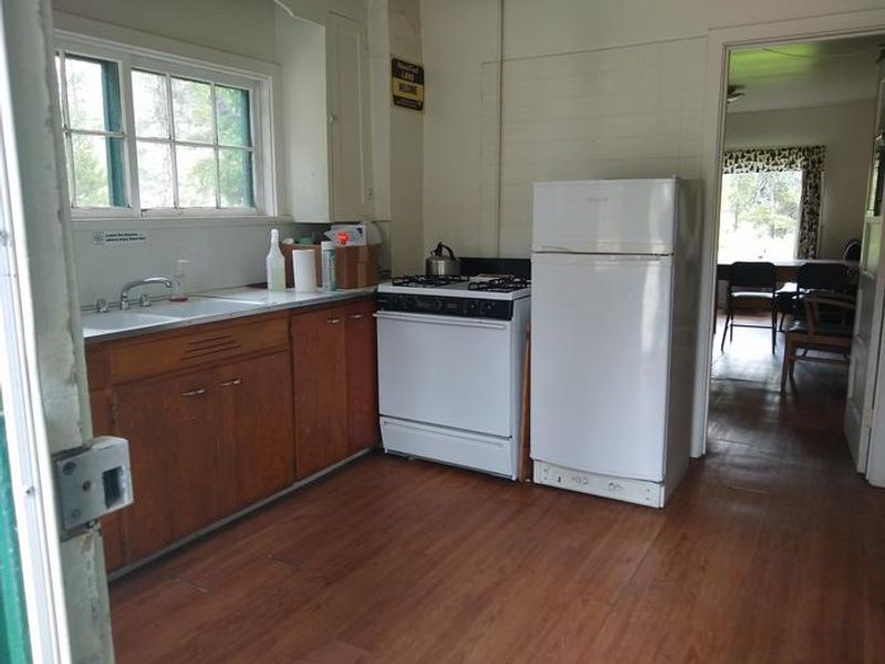 Beaver Creek Cabin's kitchen.