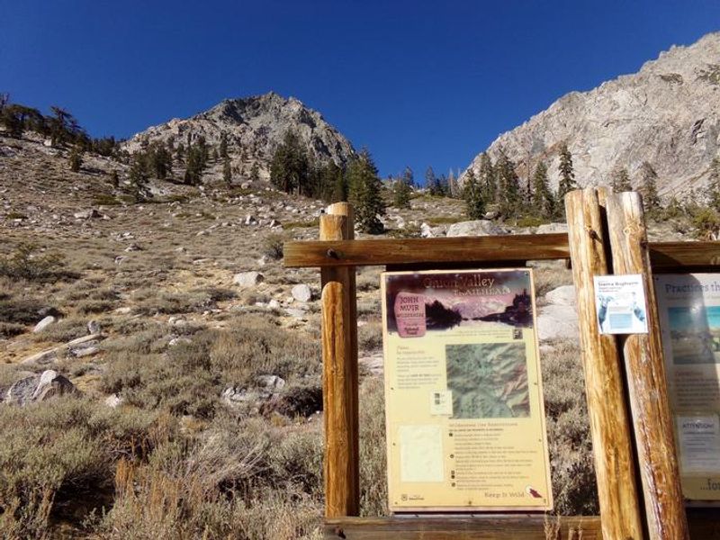 Onion Valley Campground Trailhead Parking