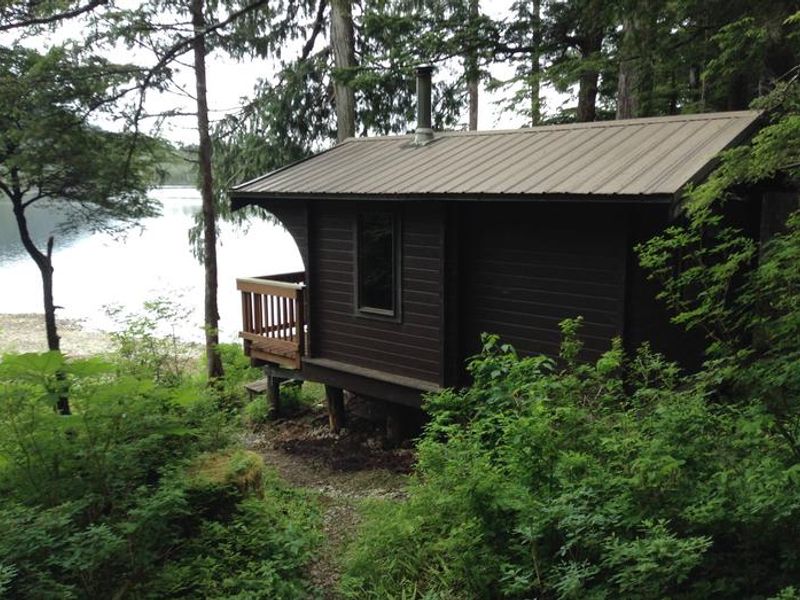 Suloia Lake Cabin