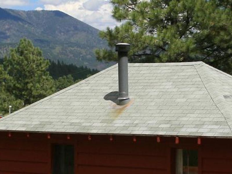 Main cabin and bunkhouse (foreground)