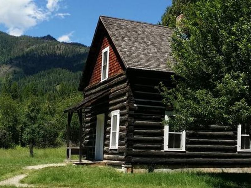 Bull River Guard Station