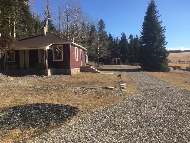 Cabin, Barn, and Big Flat